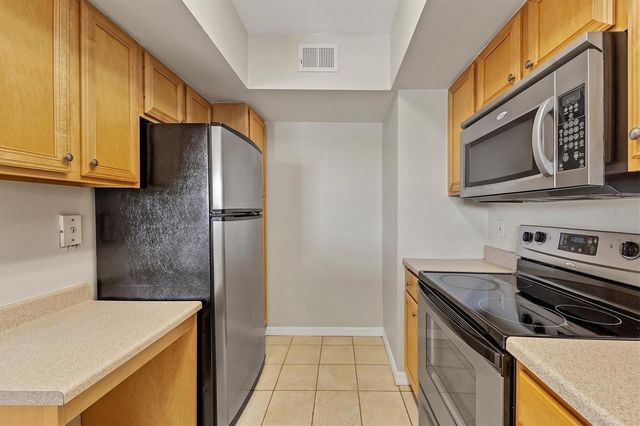 1185 VILLAGIO CIRCLE 208, Sarasota, FL 34237