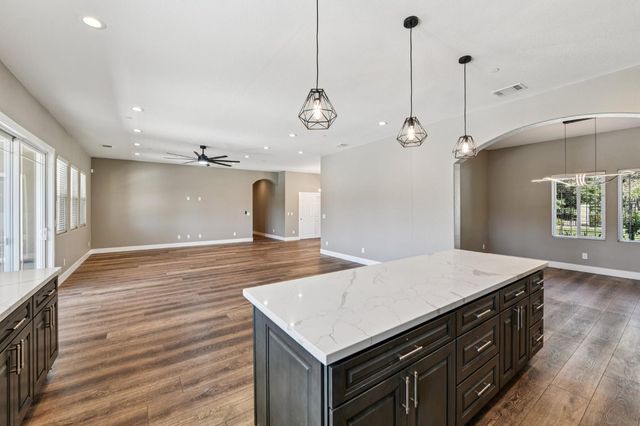 5850 E Ashley Ln, Stockton, CA 95212