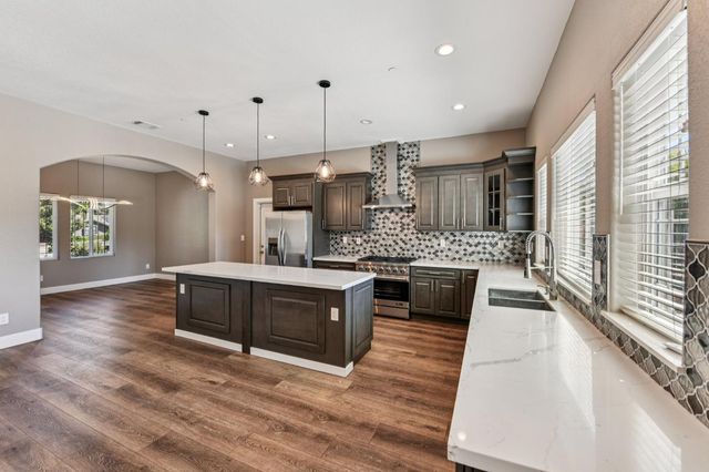 5850 E Ashley Ln, Stockton, CA 95212