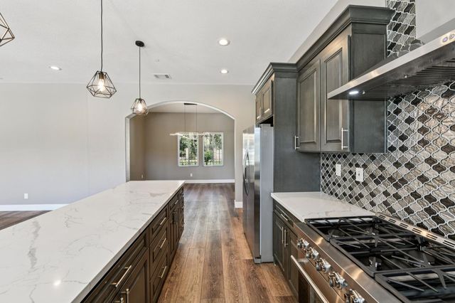 5850 E Ashley Ln, Stockton, CA 95212