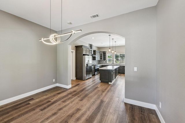 5850 E Ashley Ln, Stockton, CA 95212