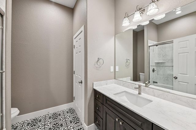 5850 E Ashley Ln, Stockton, CA 95212