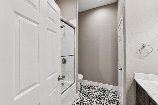 5850 E Ashley Ln, Stockton, CA 95212