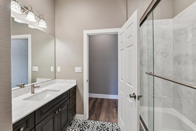 5850 E Ashley Ln, Stockton, CA 95212