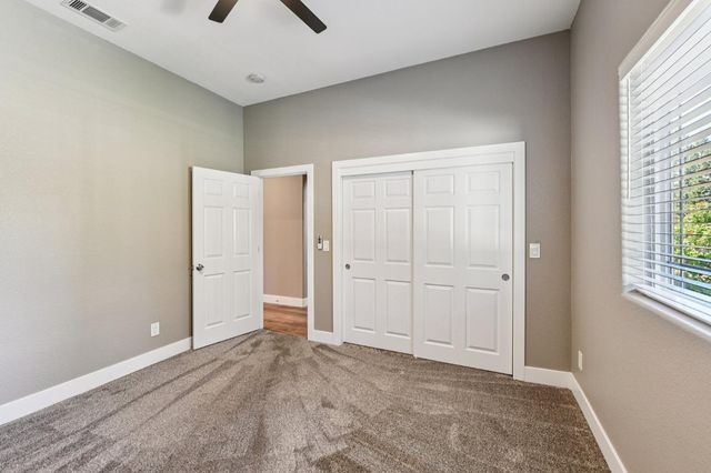 5850 E Ashley Ln, Stockton, CA 95212