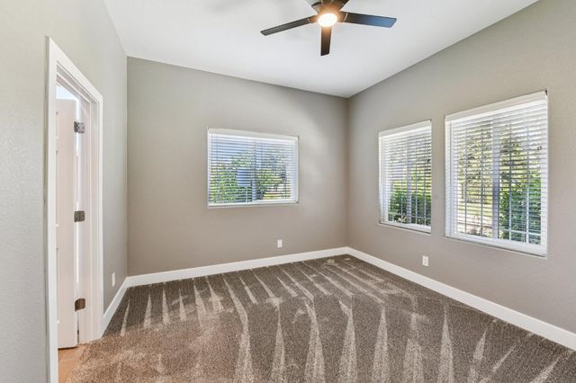 5850 E Ashley Ln, Stockton, CA 95212