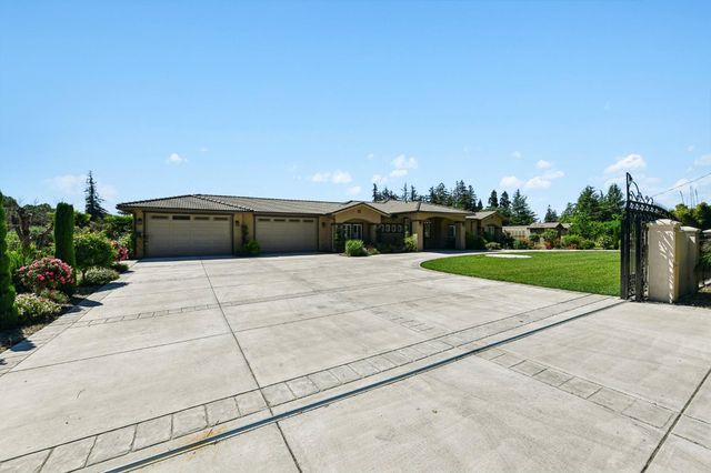 5850 E Ashley Ln, Stockton, CA 95212