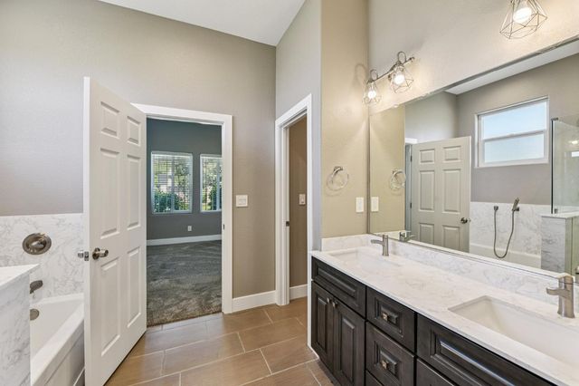 5850 E Ashley Ln, Stockton, CA 95212