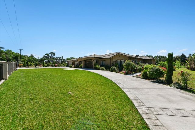 5850 E Ashley Ln, Stockton, CA 95212