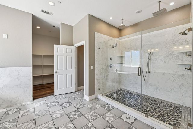 5850 E Ashley Ln, Stockton, CA 95212