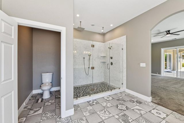 5850 E Ashley Ln, Stockton, CA 95212