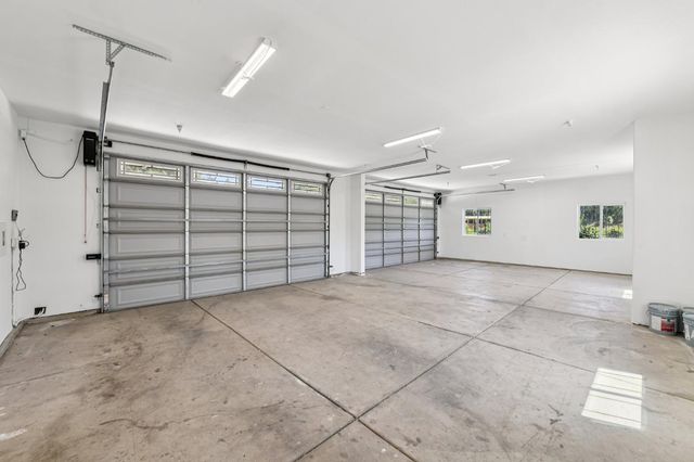 5850 E Ashley Ln, Stockton, CA 95212