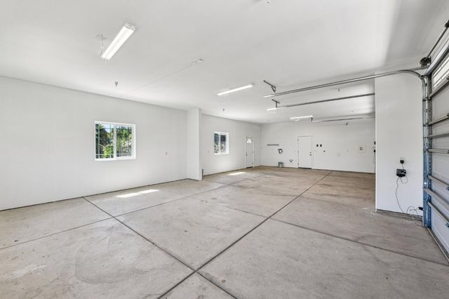 5850 E Ashley Ln, Stockton, CA 95212