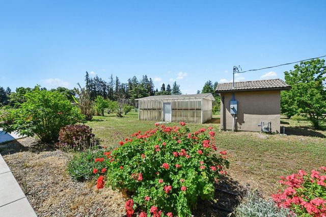 5850 E Ashley Ln, Stockton, CA 95212