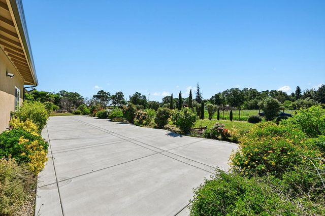 5850 E Ashley Ln, Stockton, CA 95212