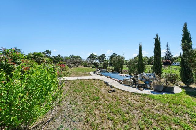 5850 E Ashley Ln, Stockton, CA 95212