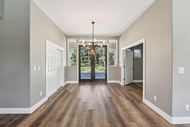 5850 E Ashley Ln, Stockton, CA 95212