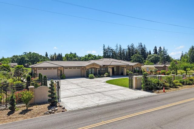 5850 E Ashley Ln, Stockton, CA 95212