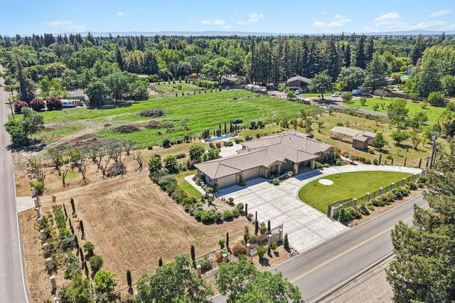 5850 E Ashley Ln, Stockton, CA 95212