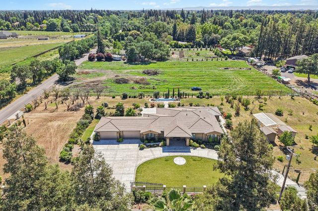 5850 E Ashley Ln, Stockton, CA 95212