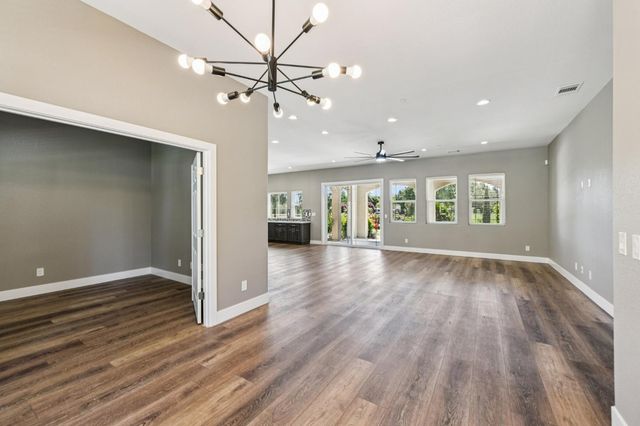 5850 E Ashley Ln, Stockton, CA 95212