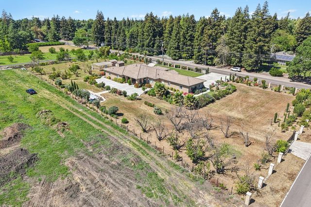 5850 E Ashley Ln, Stockton, CA 95212