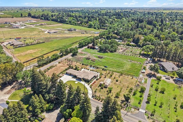 5850 E Ashley Ln, Stockton, CA 95212