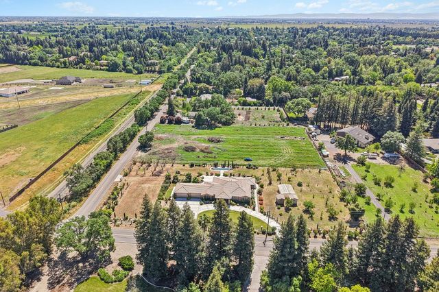 5850 E Ashley Ln, Stockton, CA 95212