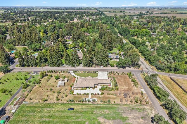 5850 E Ashley Ln, Stockton, CA 95212