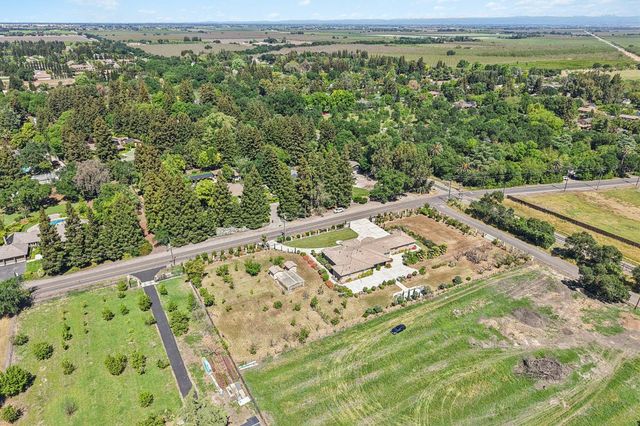 5850 E Ashley Ln, Stockton, CA 95212