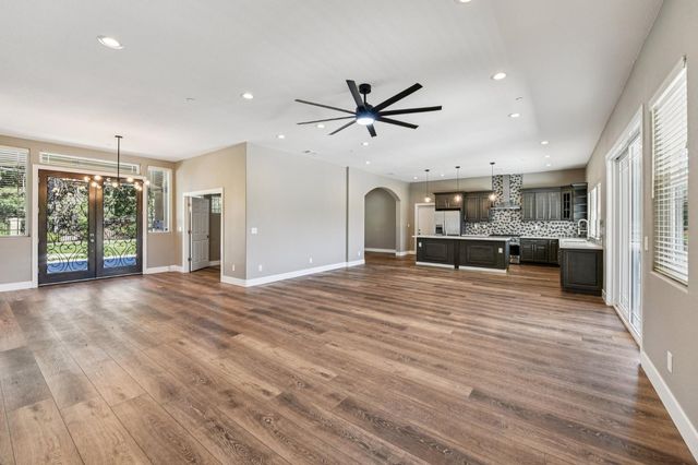 5850 E Ashley Ln, Stockton, CA 95212