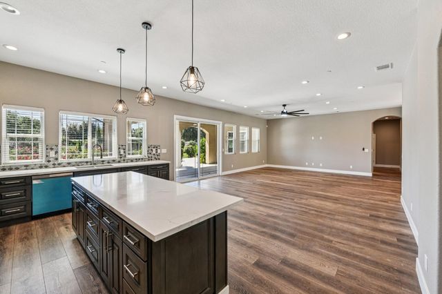 5850 E Ashley Ln, Stockton, CA 95212