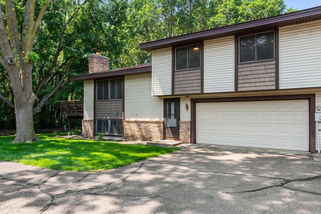 3785 Brookdale Circle N, Brooklyn Park, MN 55443