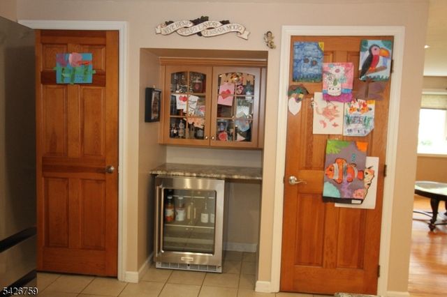 7 Stuart St, Waldwick Boro, NJ 07463