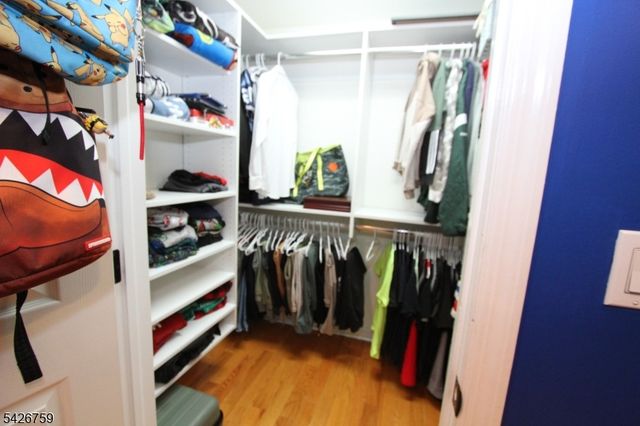 7 Stuart St, Waldwick Boro, NJ 07463