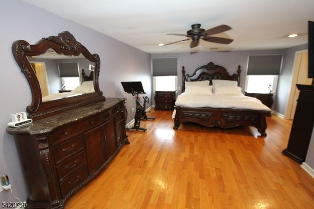 7 Stuart St, Waldwick Boro, NJ 07463