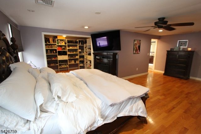 7 Stuart St, Waldwick Boro, NJ 07463