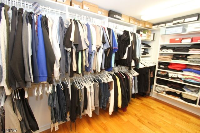 7 Stuart St, Waldwick Boro, NJ 07463