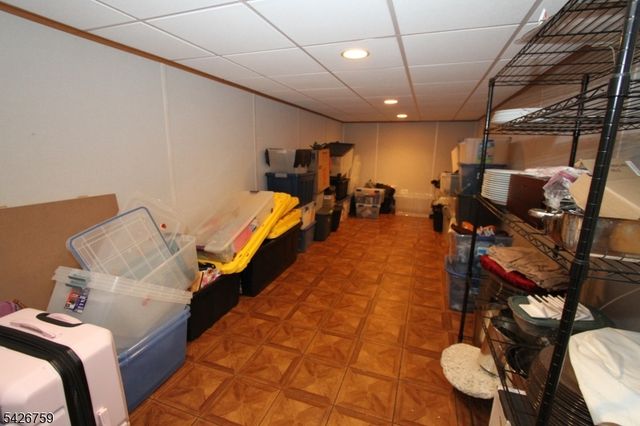 7 Stuart St, Waldwick Boro, NJ 07463