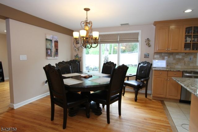 7 Stuart St, Waldwick Boro, NJ 07463