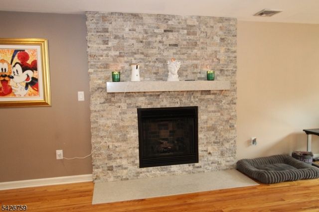 7 Stuart St, Waldwick Boro, NJ 07463