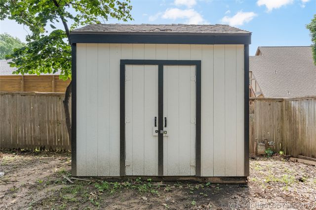 7305 S College Avenue, Tulsa, OK 74136