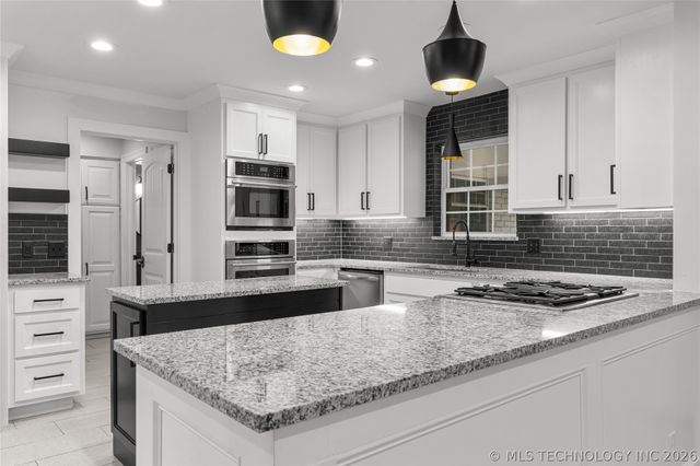 7305 S College Avenue, Tulsa, OK 74136