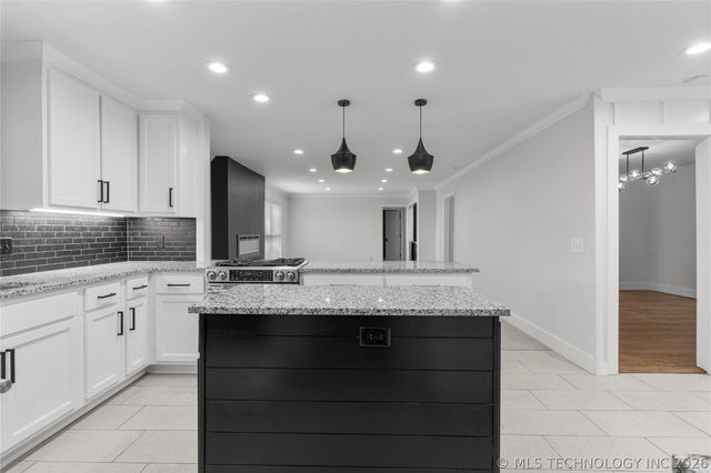 7305 S College Avenue, Tulsa, OK 74136