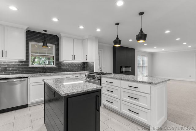 7305 S College Avenue, Tulsa, OK 74136