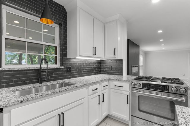 7305 S College Avenue, Tulsa, OK 74136