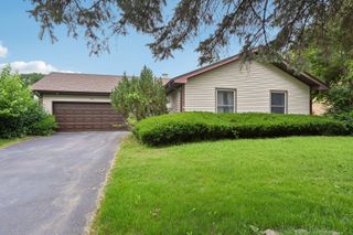 5420 W Sherman Drive, Mchenry, IL 60050