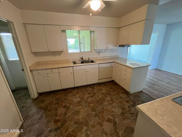 10801 W CLAIR Drive, Sun City, AZ 85351