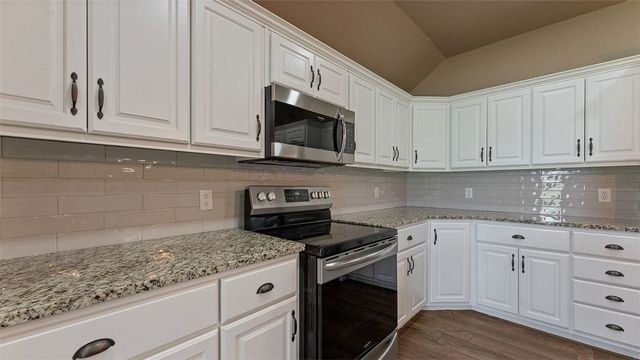 1708 Taylor Orchard Road, Gentry, AR 72734
