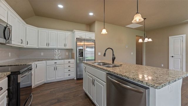 1708 Taylor Orchard Road, Gentry, AR 72734